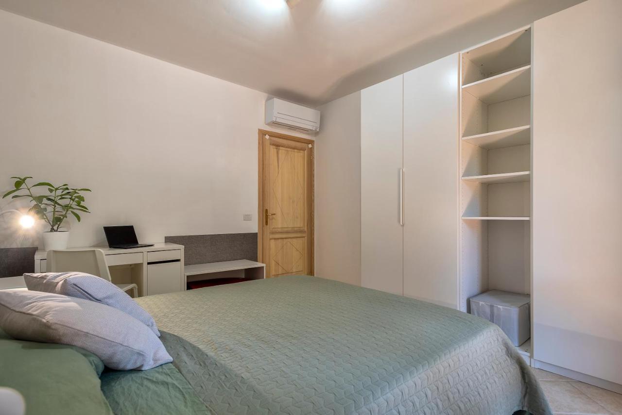 House Of Lens Apartment Golfo Aranci Exterior photo